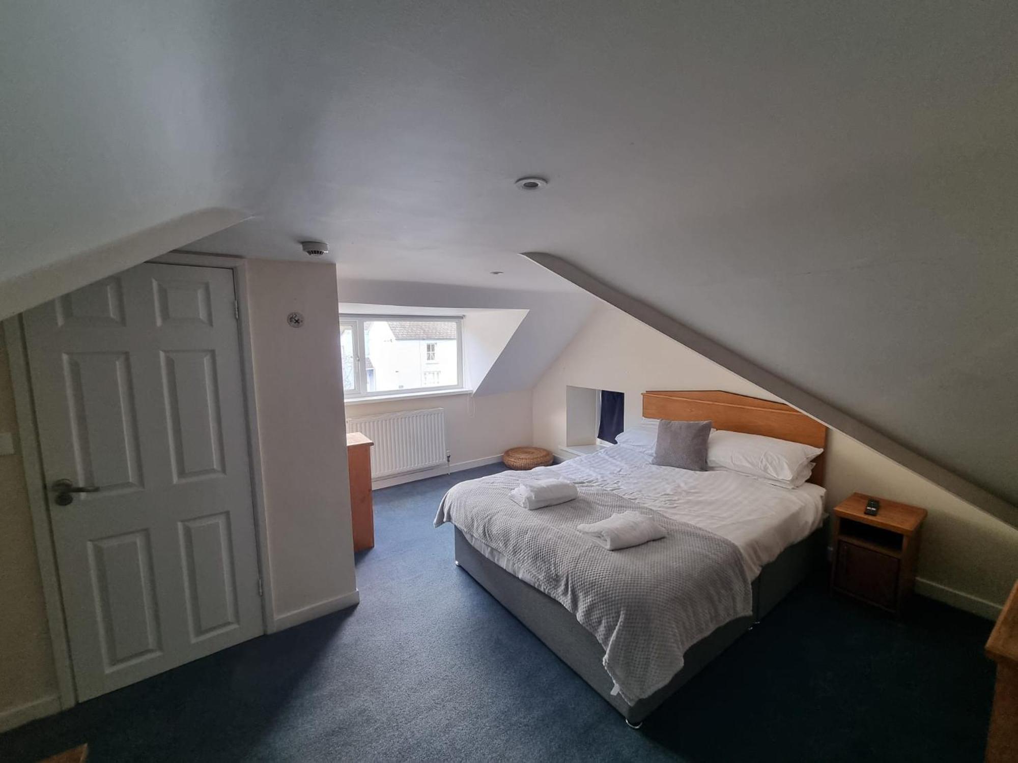 Rose And Crown Hotel & Hope And Anchor Bar Goodwick المظهر الخارجي الصورة
