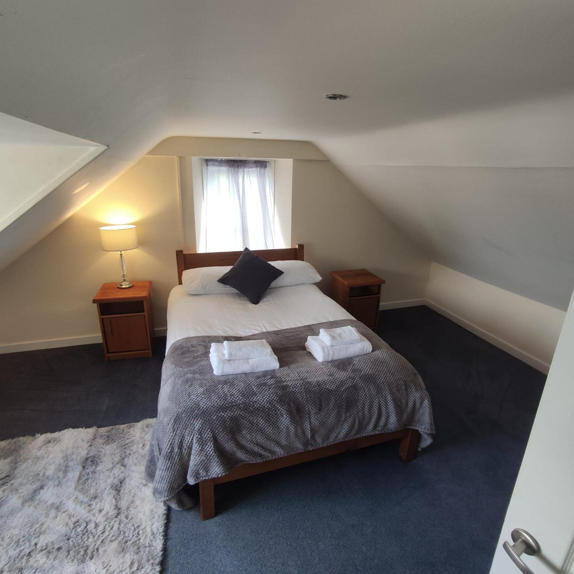 Rose And Crown Hotel & Hope And Anchor Bar Goodwick المظهر الخارجي الصورة