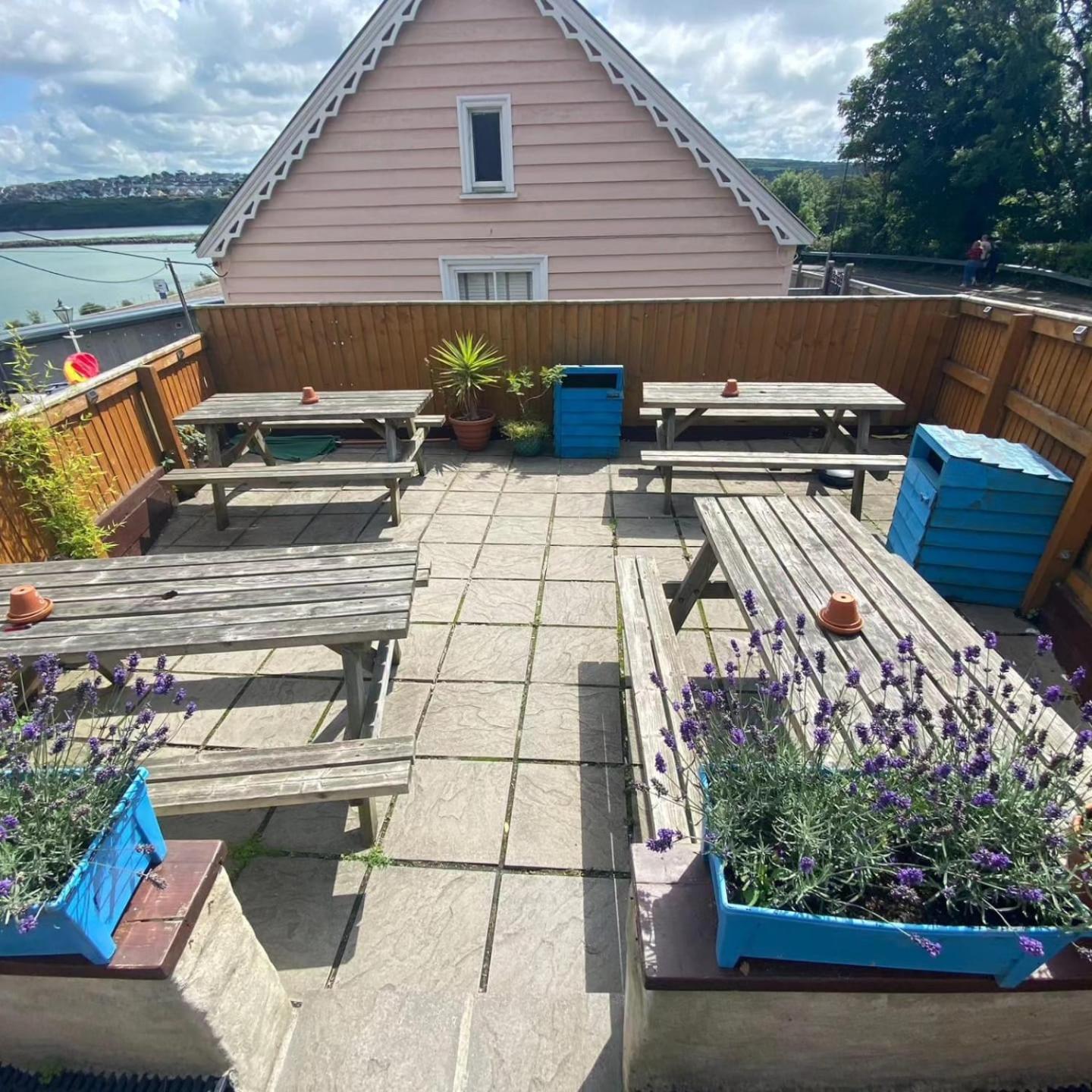 Rose And Crown Hotel & Hope And Anchor Bar Goodwick المظهر الخارجي الصورة