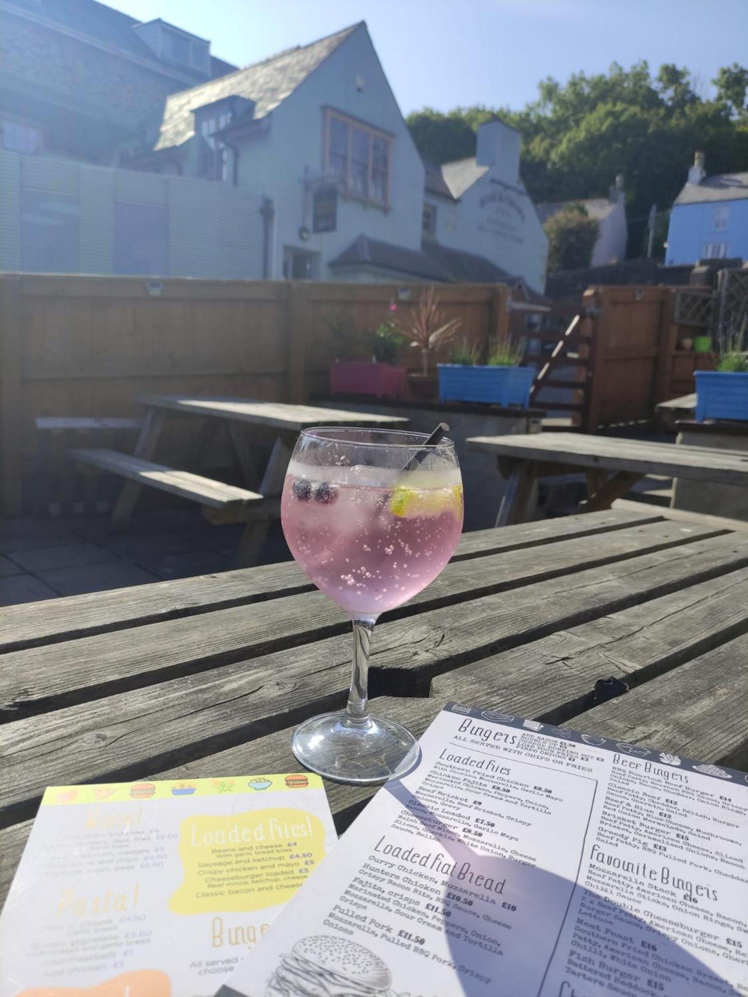 Rose And Crown Hotel & Hope And Anchor Bar Goodwick المظهر الخارجي الصورة